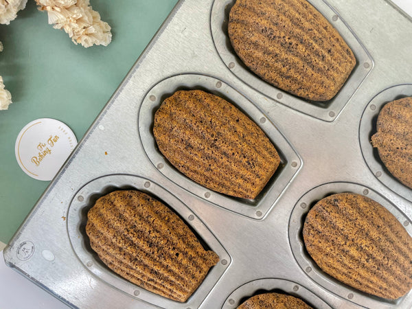 Coconut Sesame Madeleines 椰子芝麻瑪德蓮