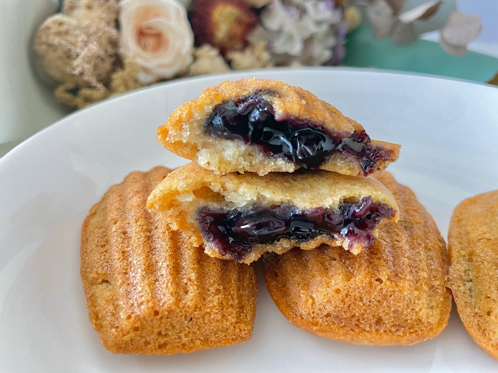 Vanilla Blueberry Jam Madeleines 藍莓果醬瑪德蓮